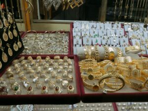 best time to buy jewelry