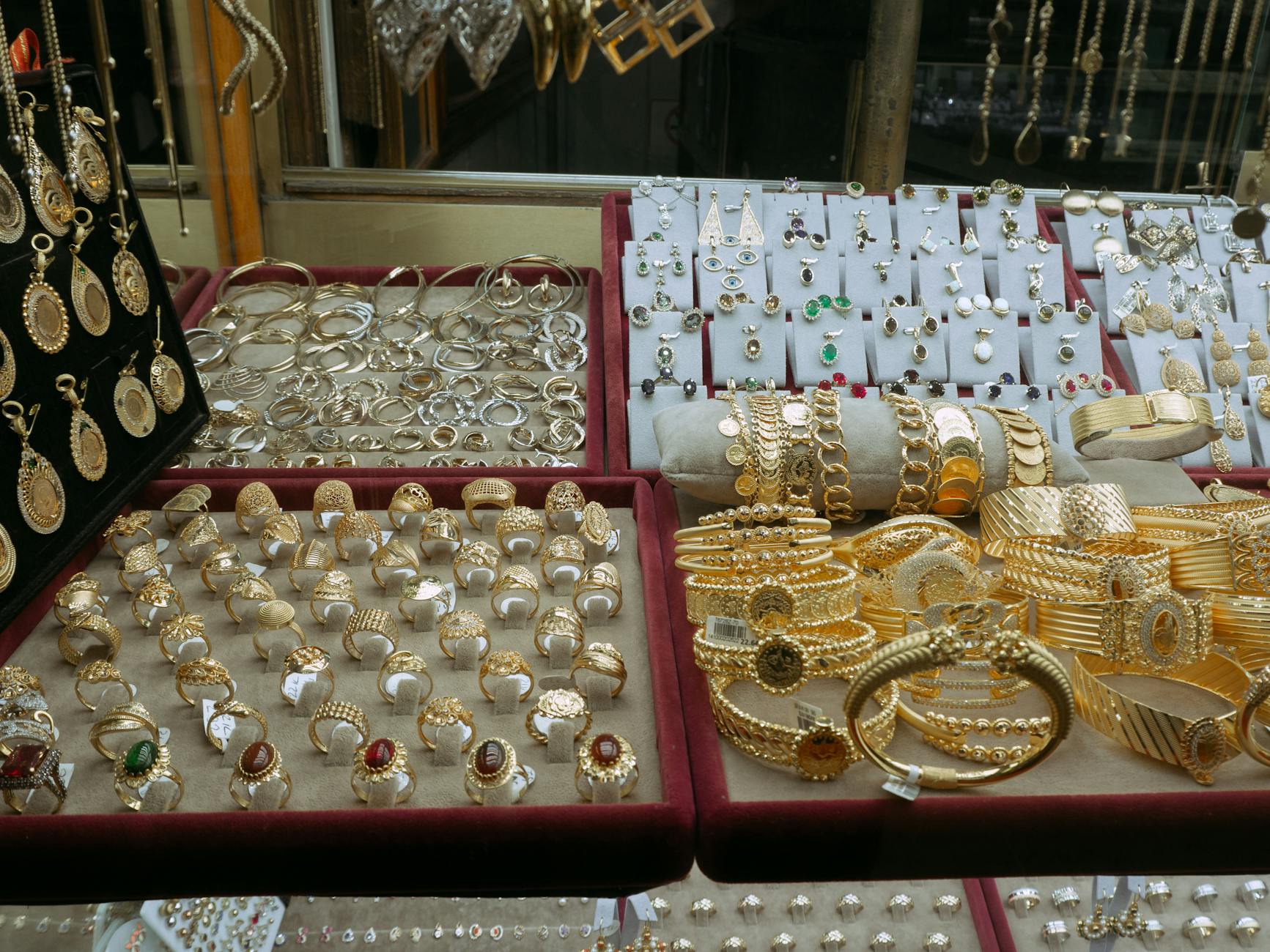 best time to buy jewelry
